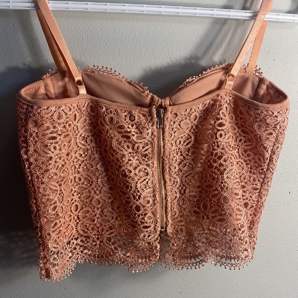 Almost brand new bralette top, size medium, cup size B or an A - Picture 2 of 4